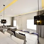 Tropicana Suites & Villas Mykonos